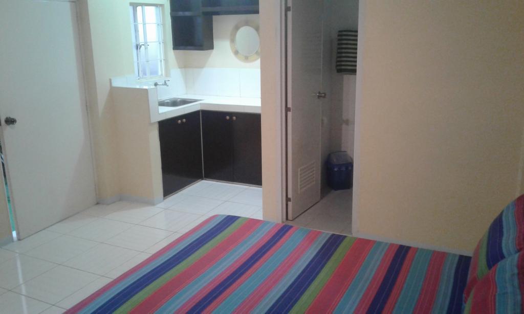 Christopher B&B And Apartments (Adults Only) Paranaque City Εξωτερικό φωτογραφία
